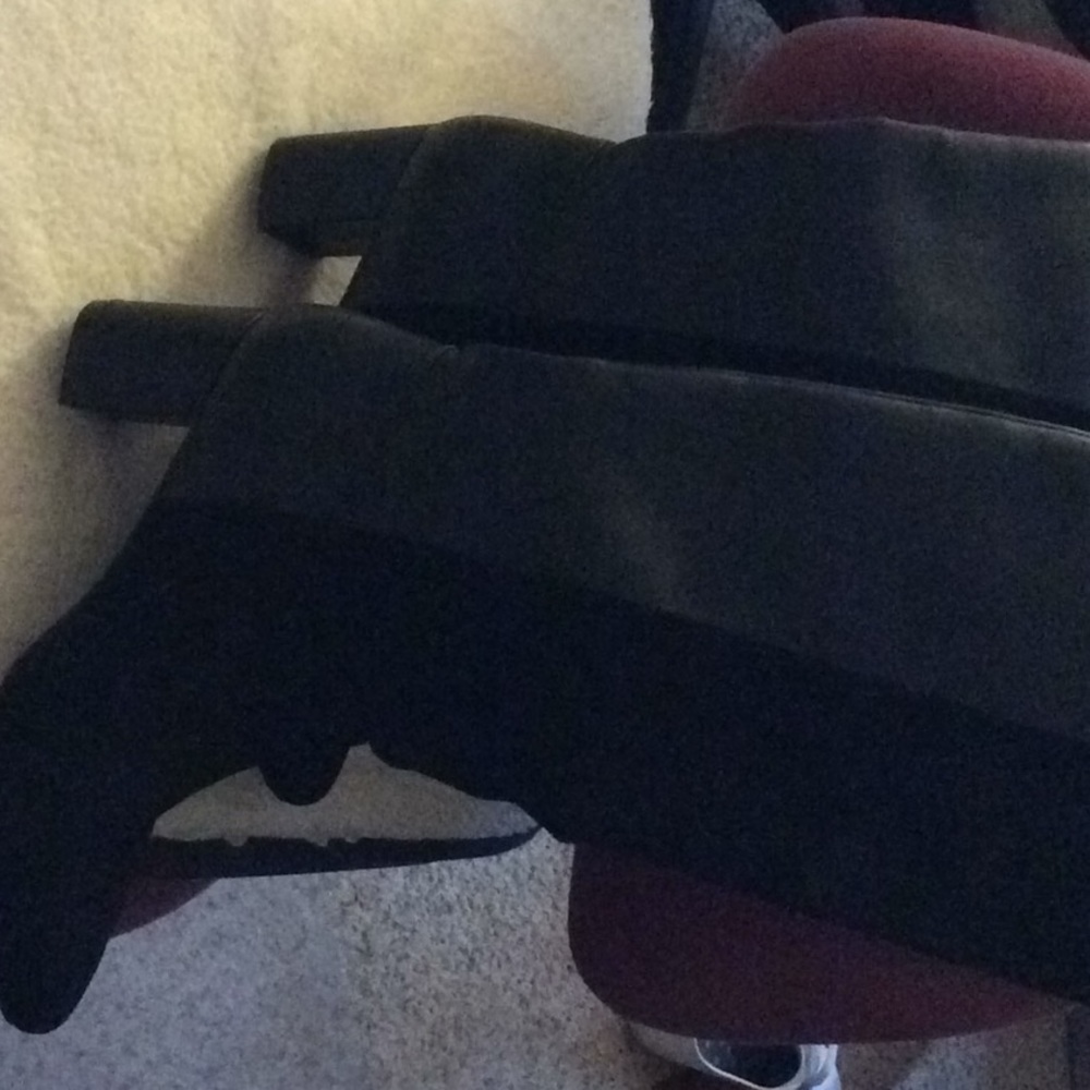 Heeled boots